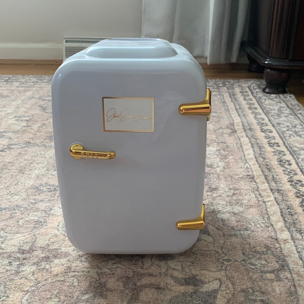 Mini Fridge/ skin care fridge